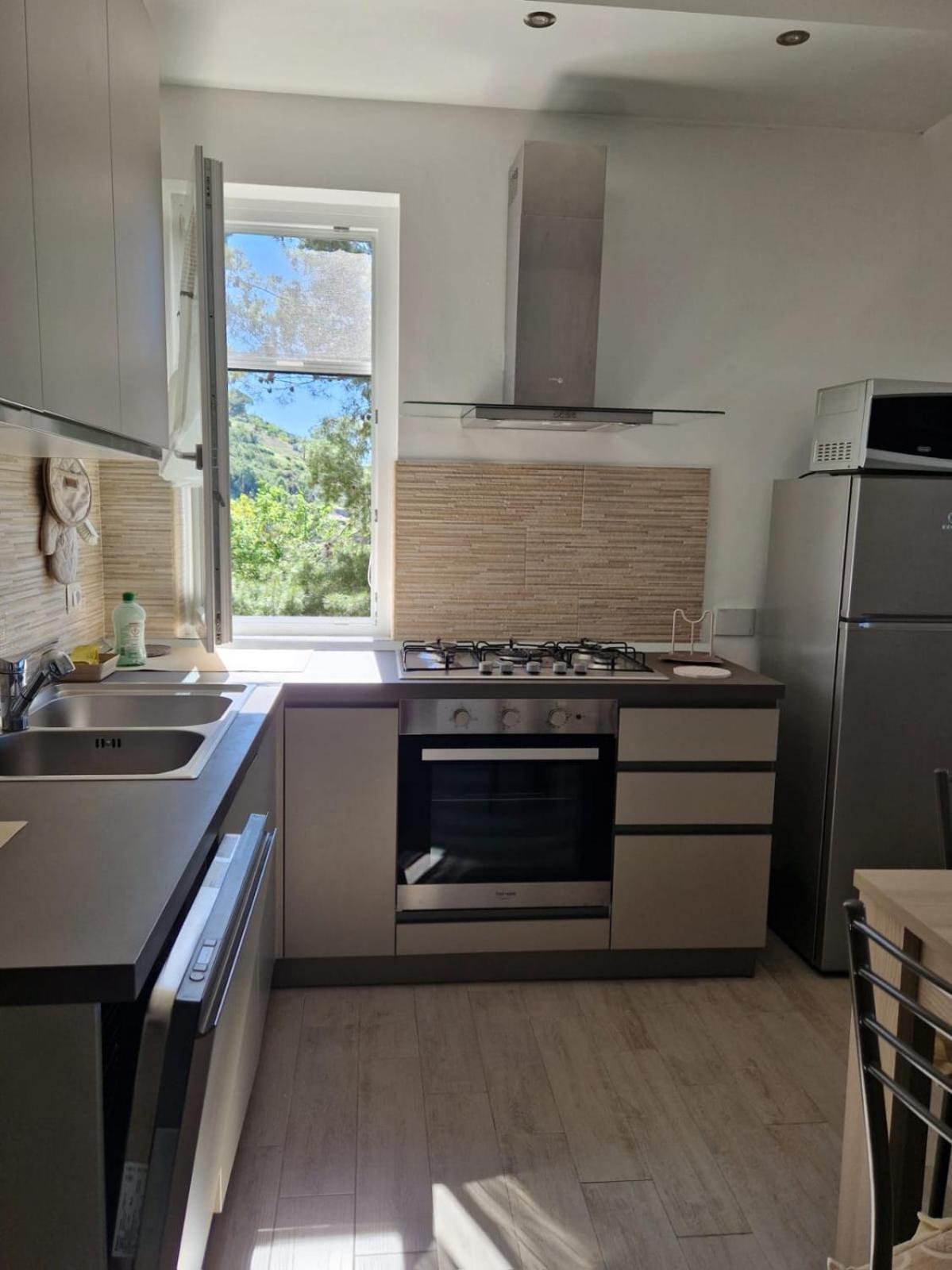 La Finestra Sul Golfo Appartement Ospedaletti Buitenkant foto